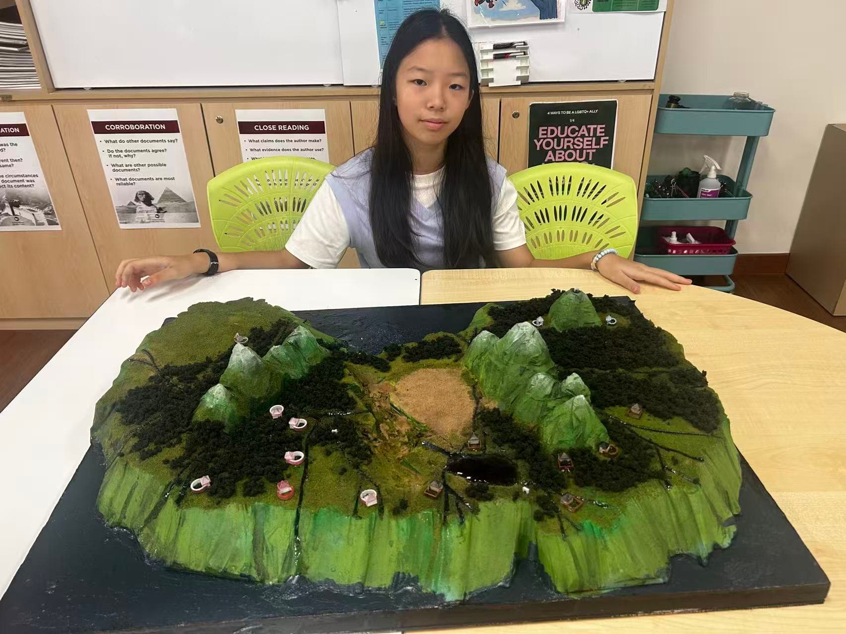 Alissa with the finished Alethi island model
